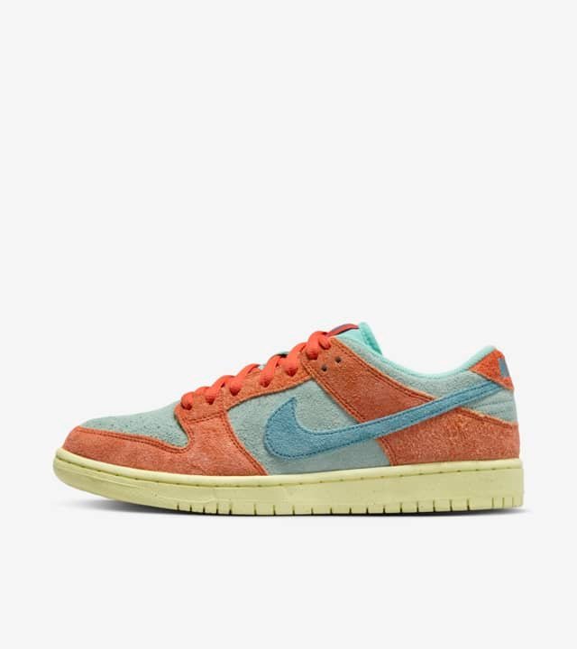 Nike SB Dunk Low Orange Emerald Rise Image 3