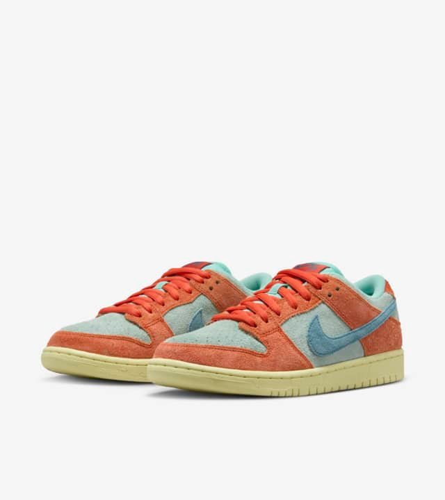 Nike SB Dunk Low Orange Emerald Rise Image 2