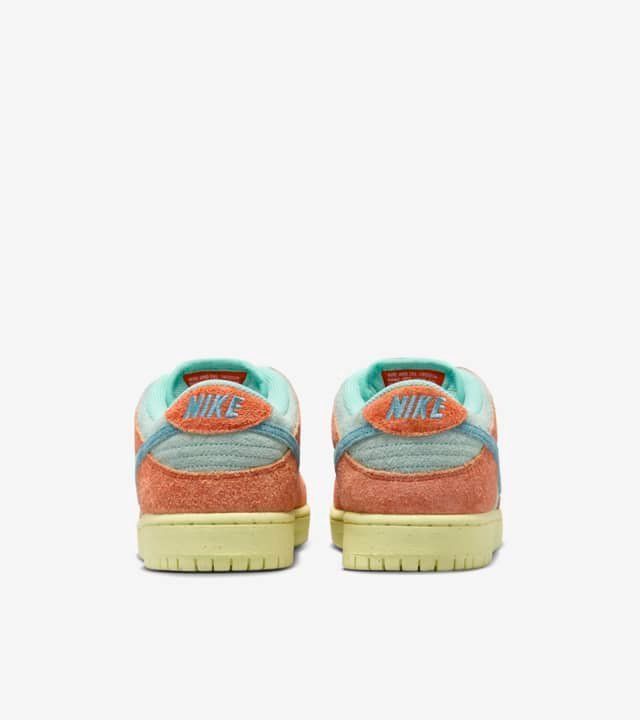 Nike SB Dunk Low Orange Emerald Rise Image 4