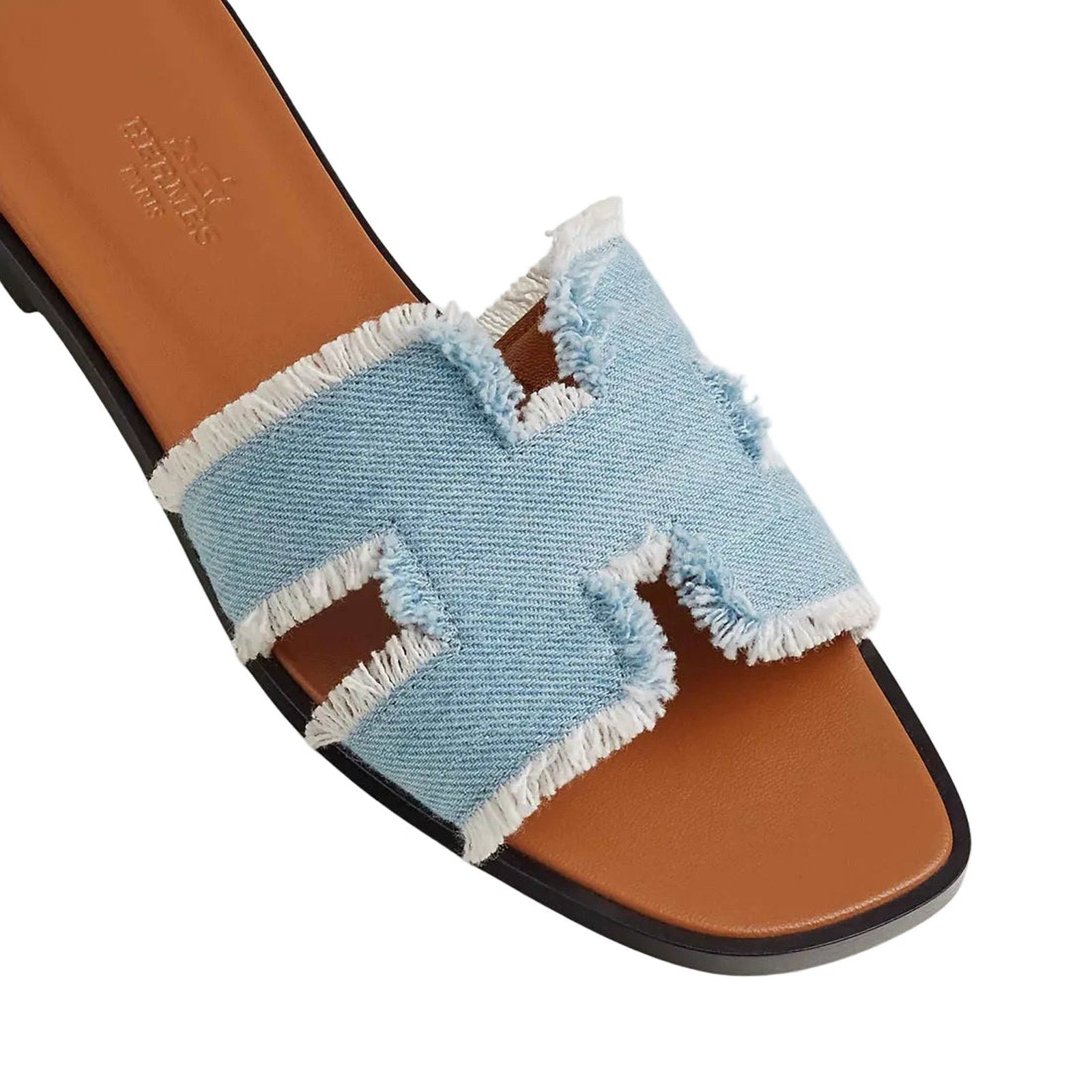 hermes-oran-sandal-fringed-denim-bleu-clair-top-view_aa457430-1cdd-47df-af7d-0489a17974b6.jpg